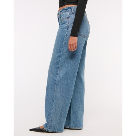 Abercromie & Fitch Curve Love The Ultra Loose Low Rise Medium Wash Blue Jeans - Picture 10 of 12